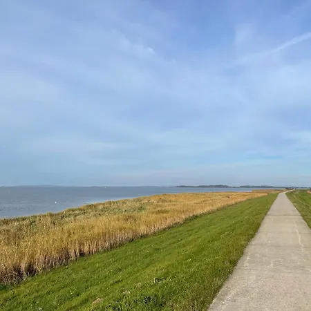 Prázdninový dům Mit Reetdach Ummanz